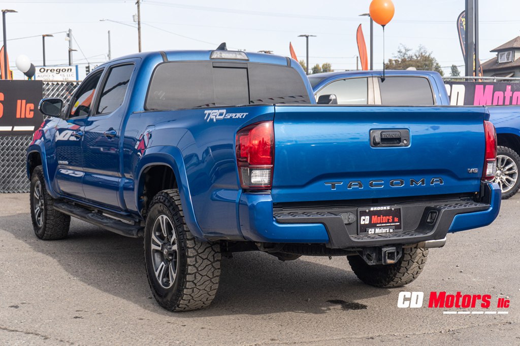 Photo 8 of this TOYOTA TACOMA
