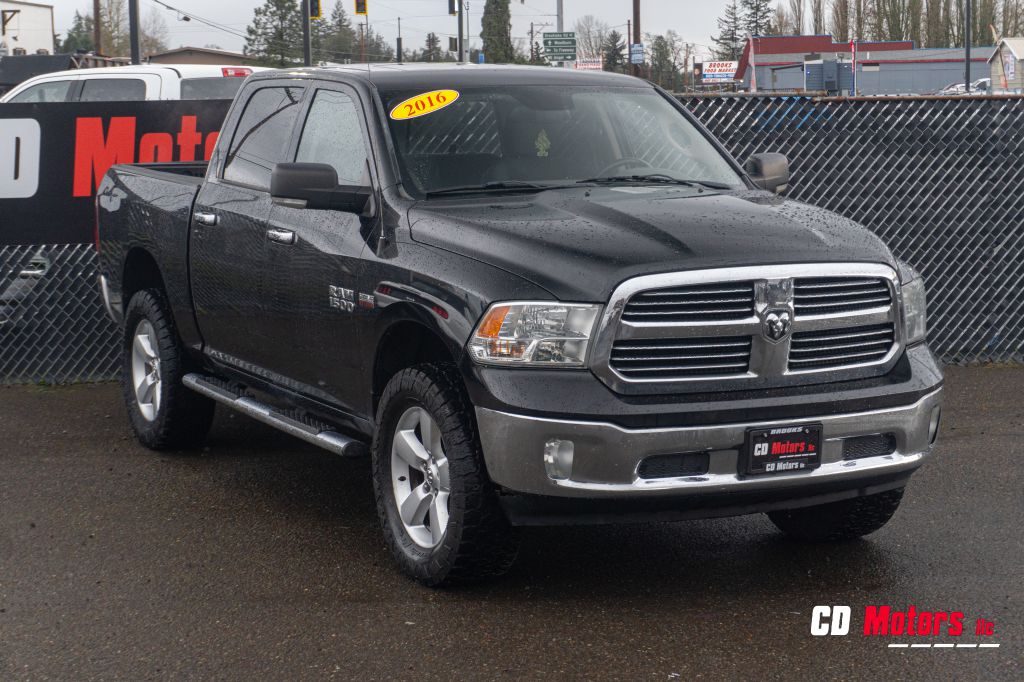 2016 RAM 1500 SLT Crew Cab 4WD