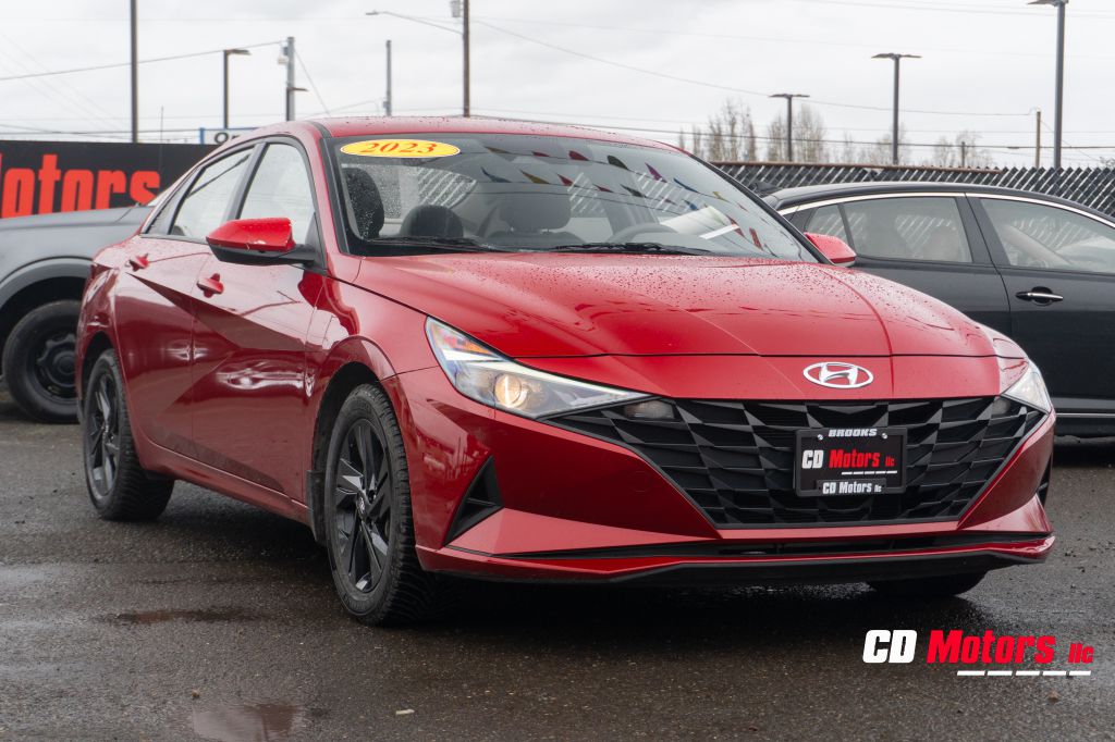 Photo 2 of this HYUNDAI ELANTRA