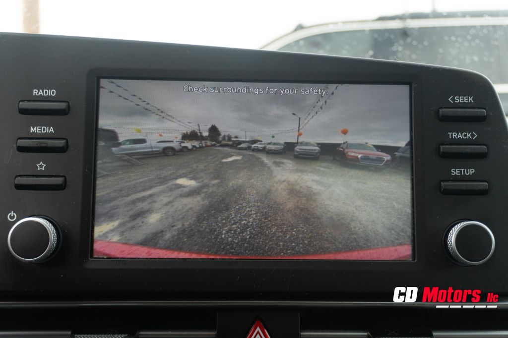 Photo 16 of this HYUNDAI ELANTRA