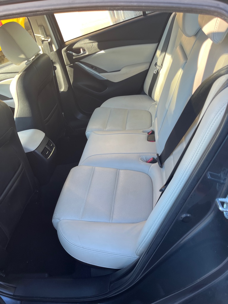 Photo 7 of this MAZDA 6