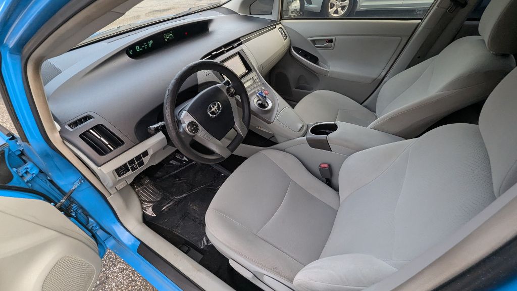 2014 Toyota Prius Two - Photo 13