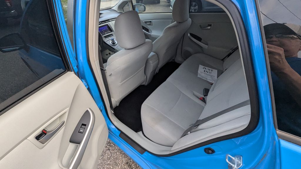 2014 Toyota Prius Two - Photo 11