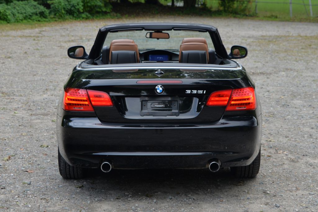Photo 16 of this BMW 335