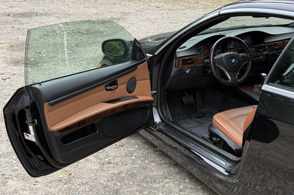 Photo 23 of this BMW 335