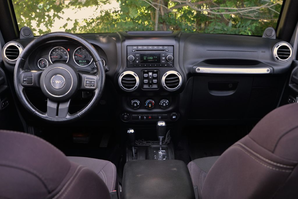 Photo 18 of this JEEP WRANGLER UNLIMI