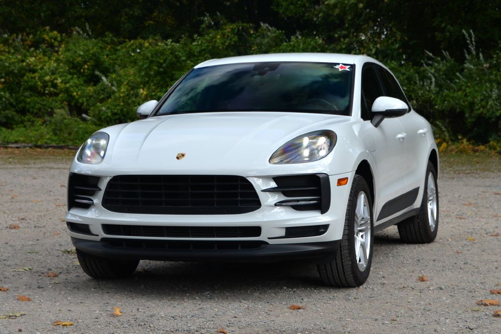 Photo 4 of this PORSCHE MACAN
