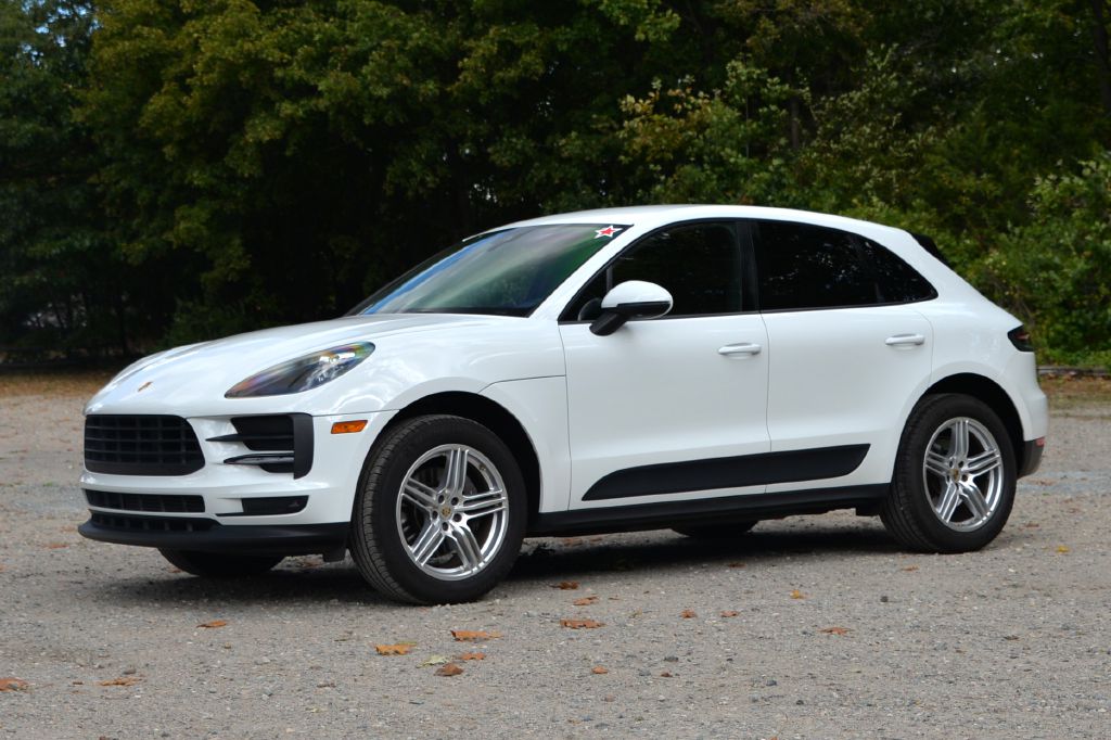 Photo 5 of this PORSCHE MACAN