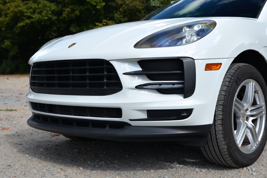 Photo 17 of this PORSCHE MACAN