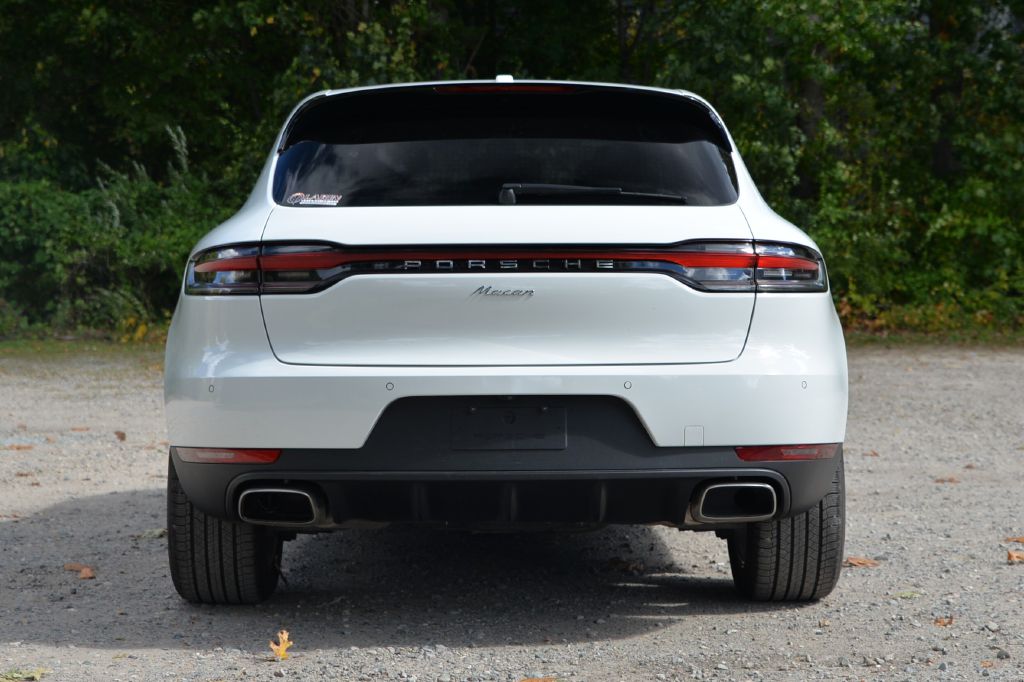 Photo 11 of this PORSCHE MACAN