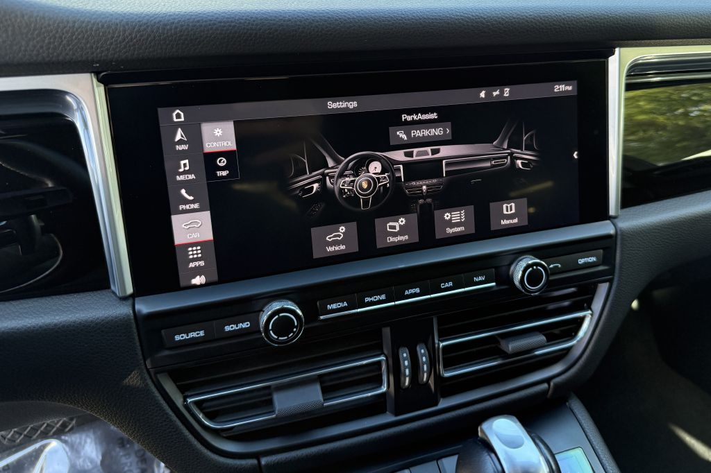 Photo 24 of this PORSCHE MACAN