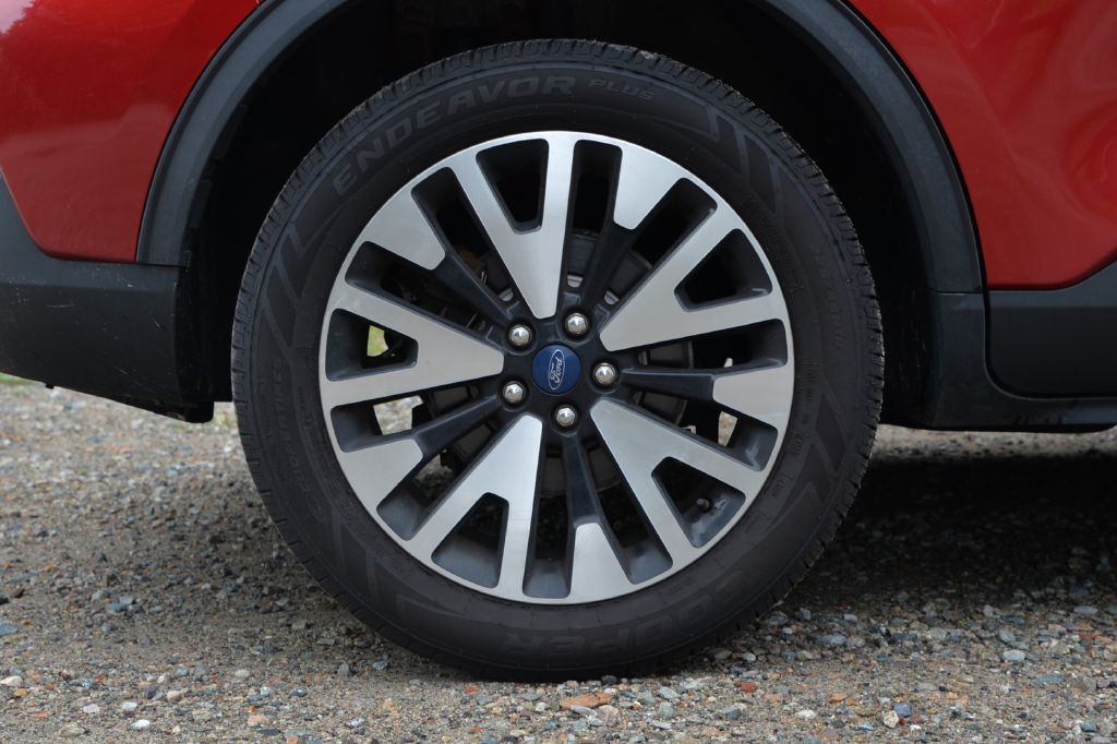 Photo 17 of this FORD ESCAPE