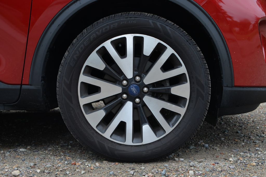 Photo 16 of this FORD ESCAPE
