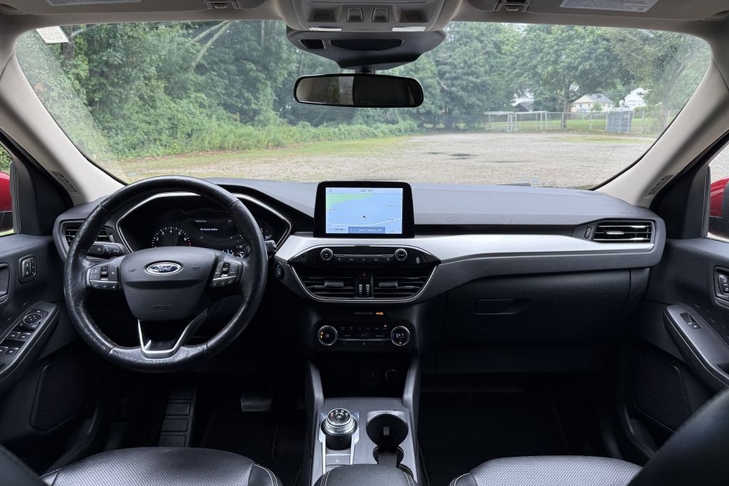 Photo 18 of this FORD ESCAPE