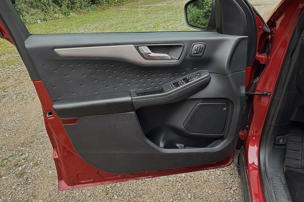 Photo 27 of this FORD ESCAPE