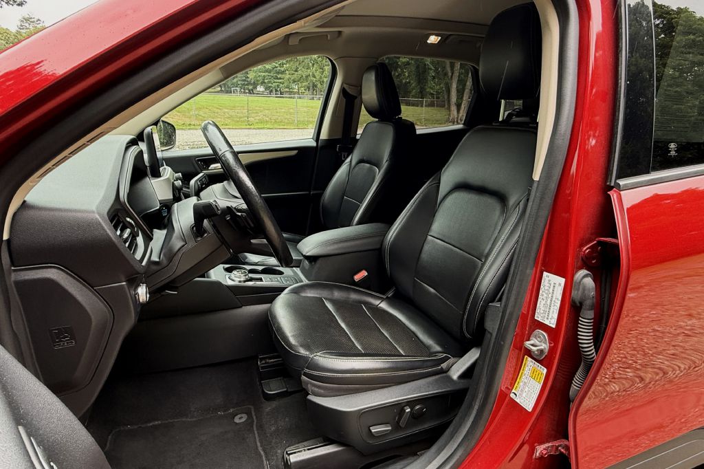 Photo 28 of this FORD ESCAPE