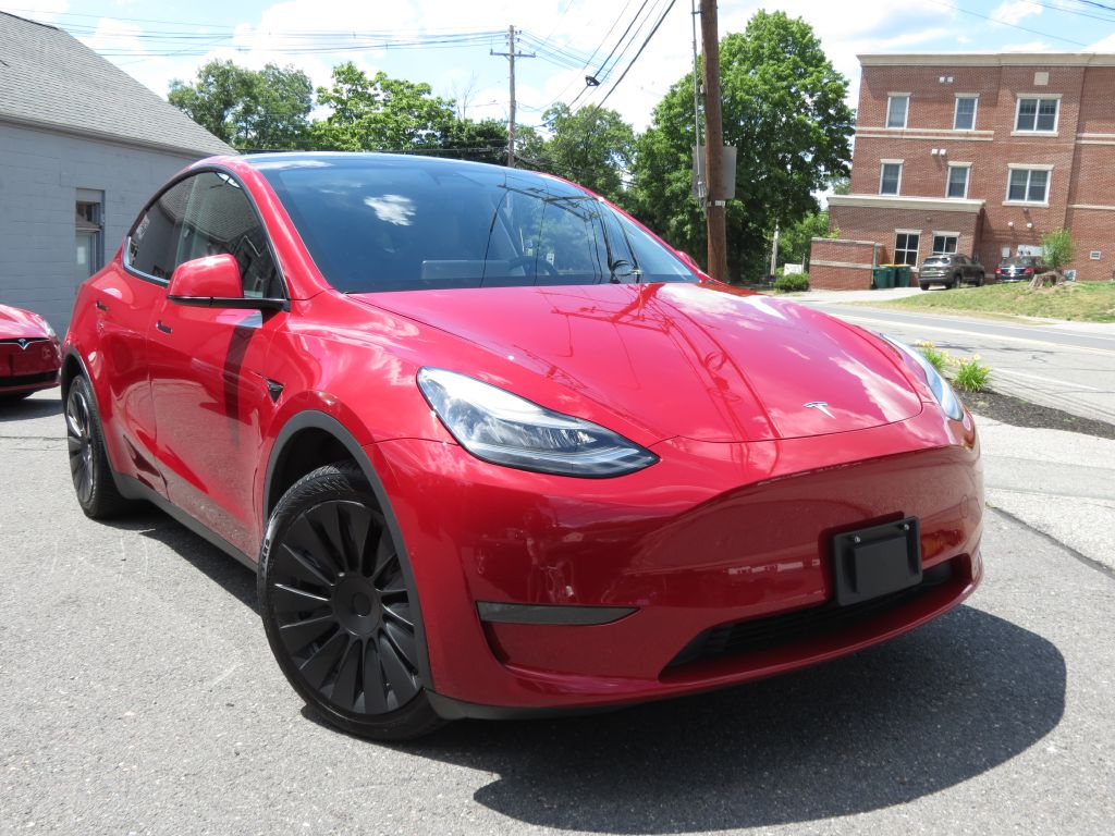 Photo 2 of this TESLA MODEL Y