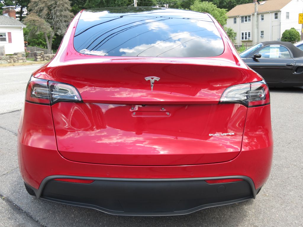 Photo 5 of this TESLA MODEL Y