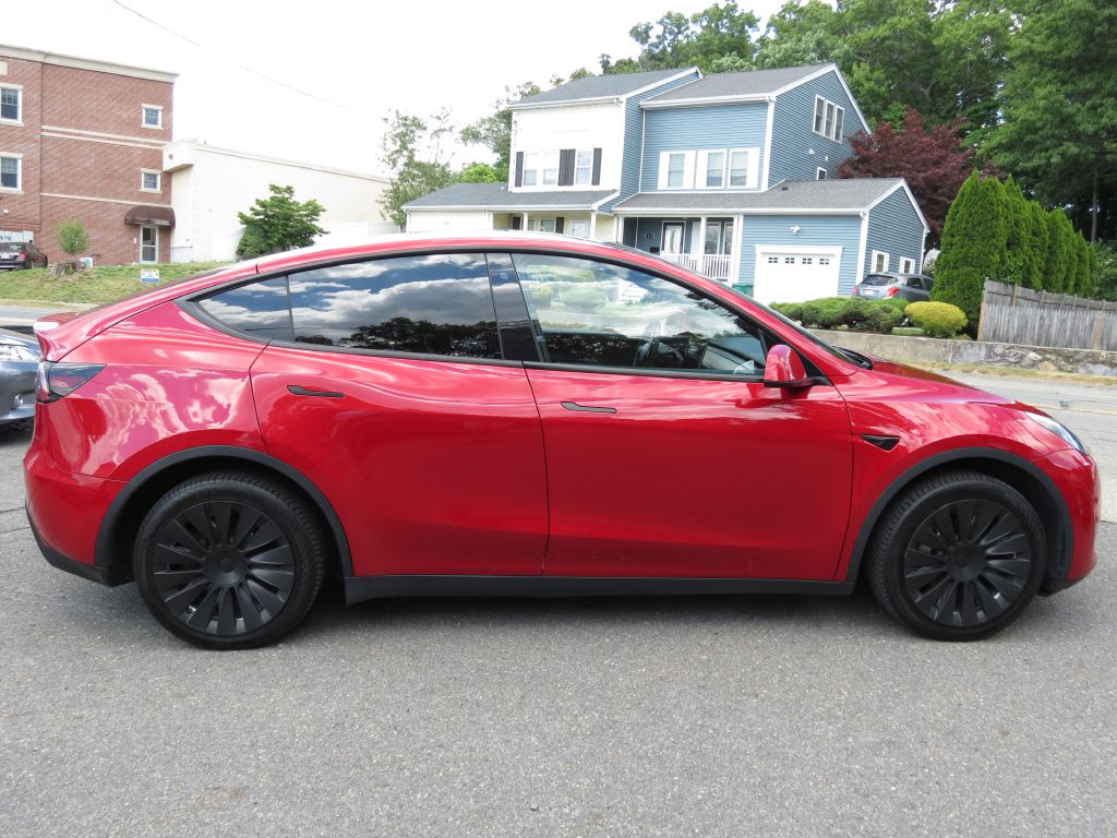 Photo 11 of this TESLA MODEL Y