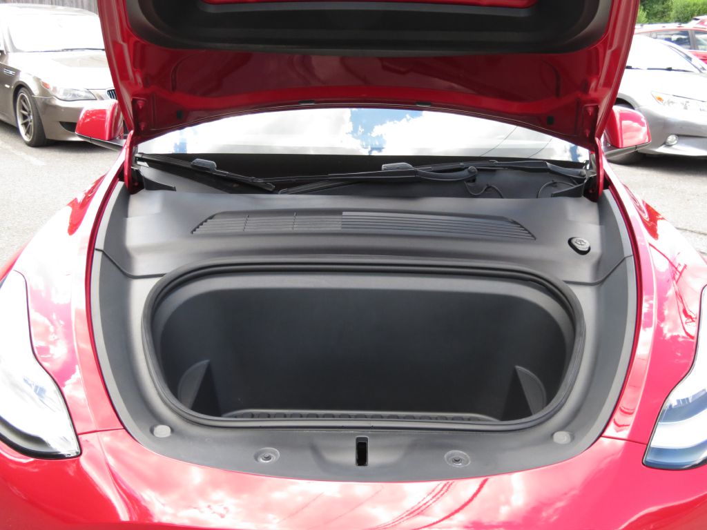 Photo 14 of this TESLA MODEL Y