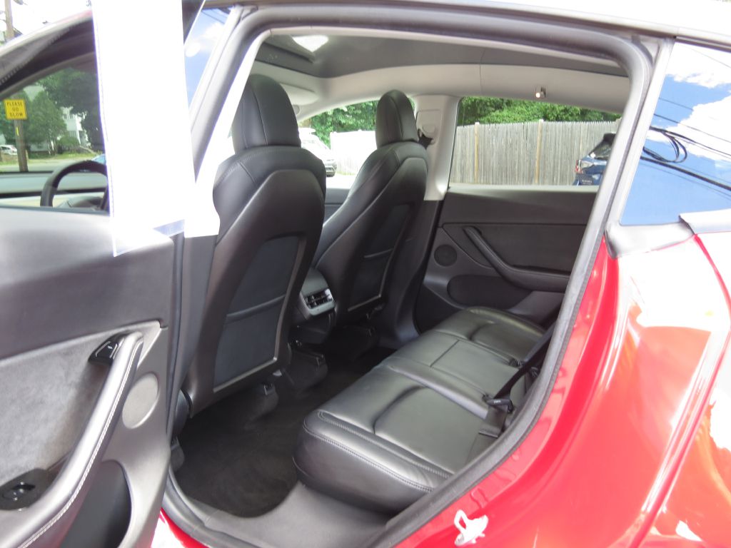 Photo 16 of this TESLA MODEL Y