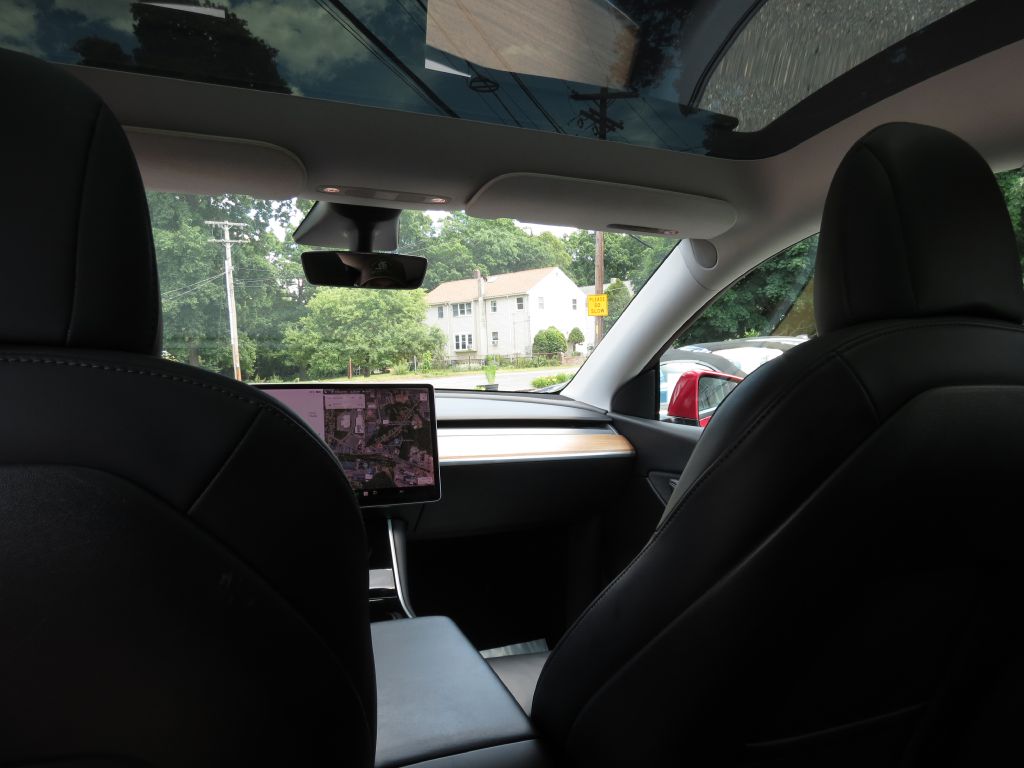 Photo 17 of this TESLA MODEL Y