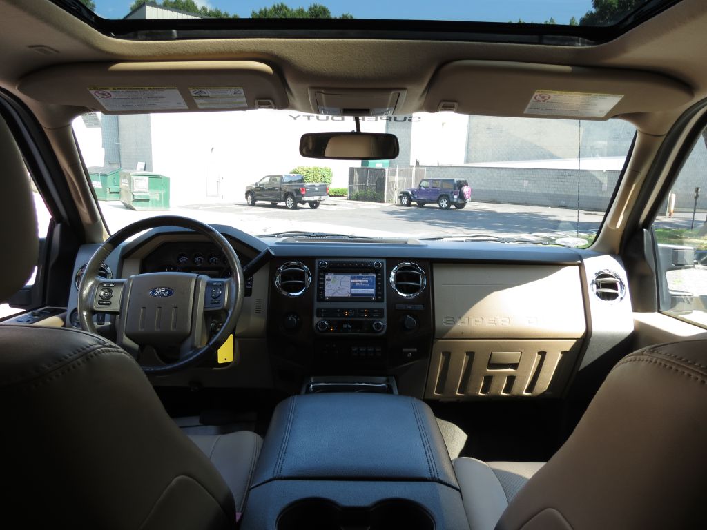Photo 32 of this FORD F350