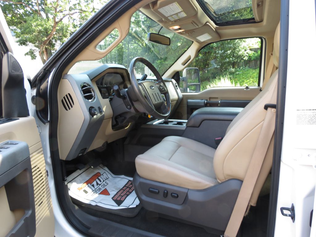 Photo 33 of this FORD F350