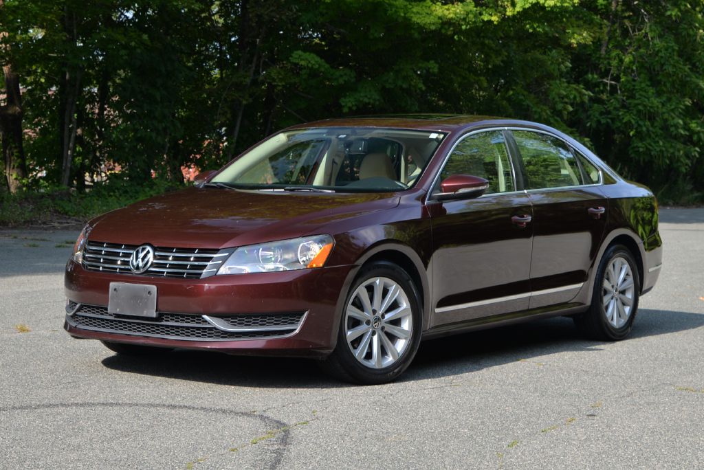 Photo 2 of this VOLKSWAGEN PASSAT