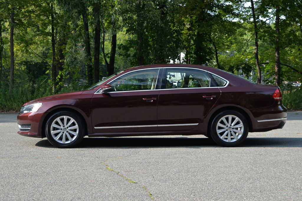 Photo 3 of this VOLKSWAGEN PASSAT