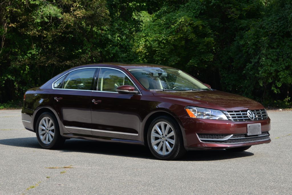 Photo 6 of this VOLKSWAGEN PASSAT
