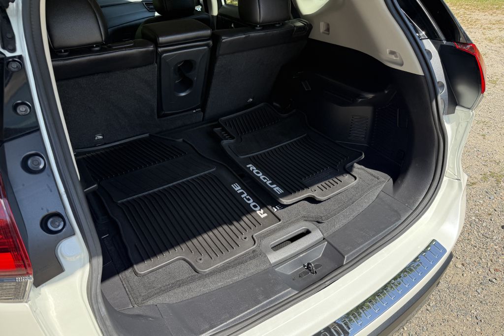 Photo 10 of this NISSAN ROGUE