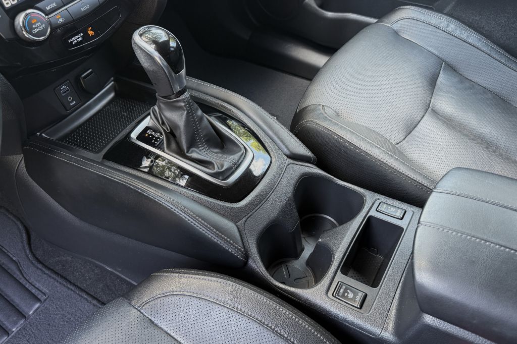 Photo 20 of this NISSAN ROGUE