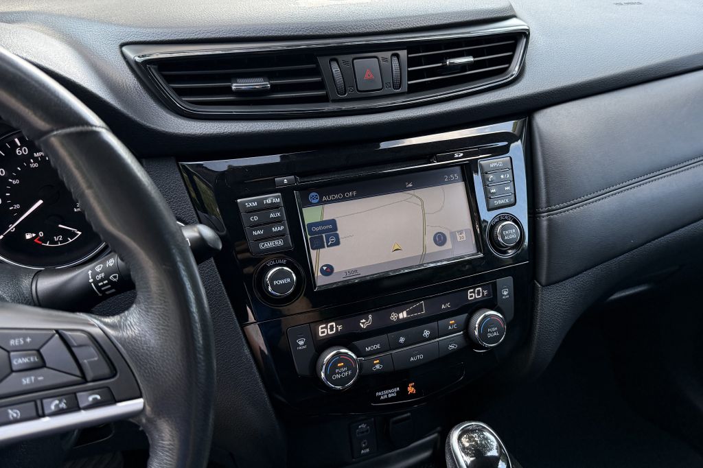 Photo 19 of this NISSAN ROGUE