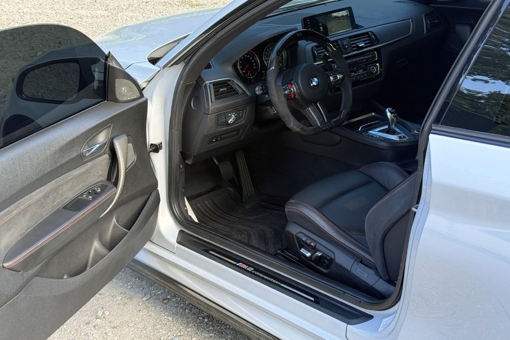 Photo 20 of this BMW M2
