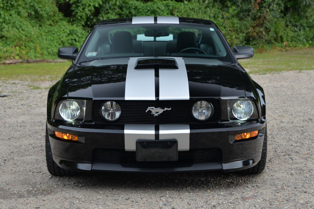 Photo 2 of this FORD MUSTANG