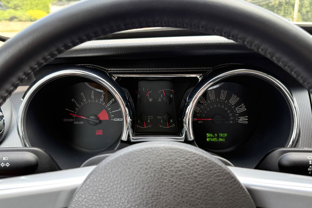 Photo 40 of this FORD MUSTANG