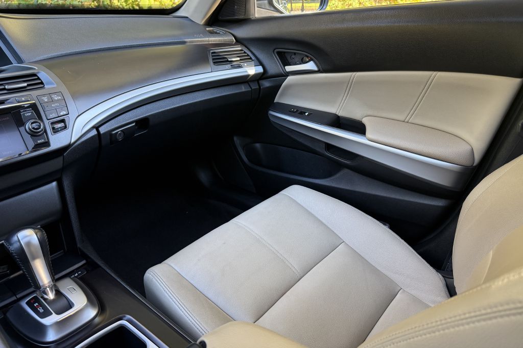Photo 22 of this HONDA CROSSTOUR