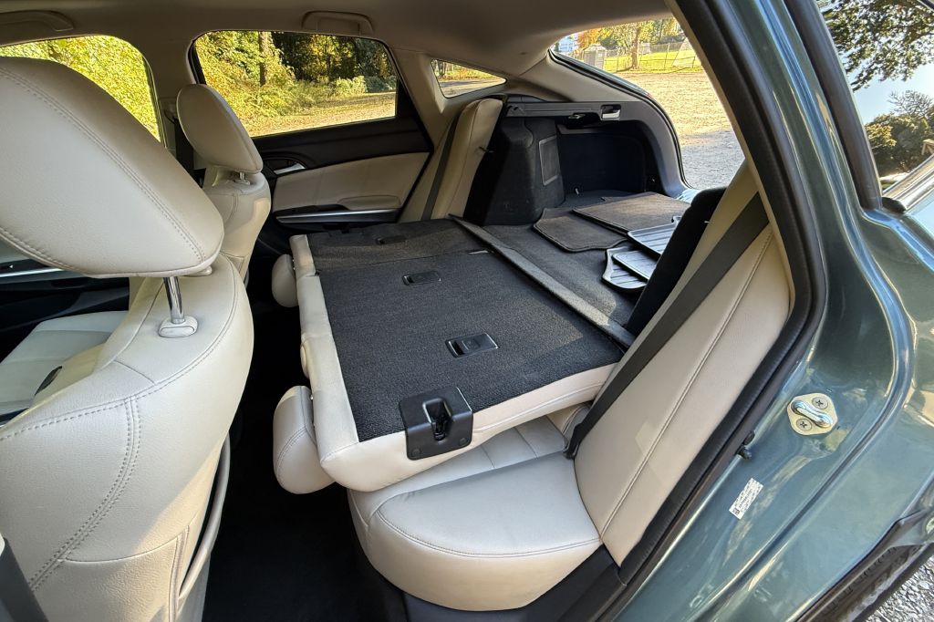 Photo 29 of this HONDA CROSSTOUR