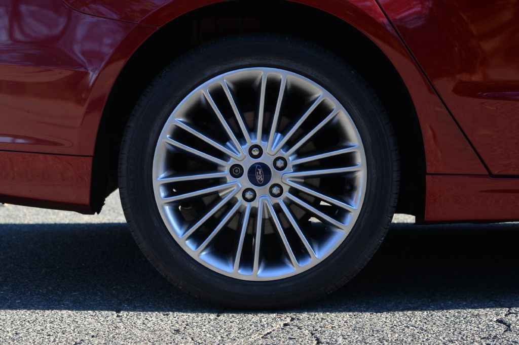 Photo 13 of this FORD FUSION