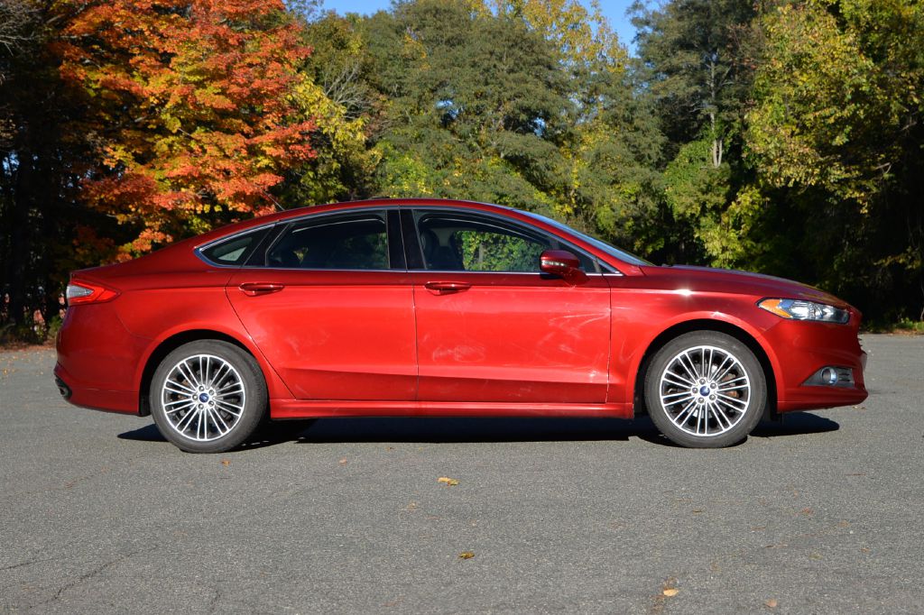 Photo 10 of this FORD FUSION