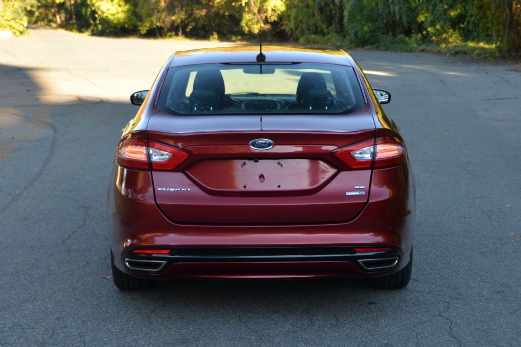 Photo 33 of this FORD FUSION