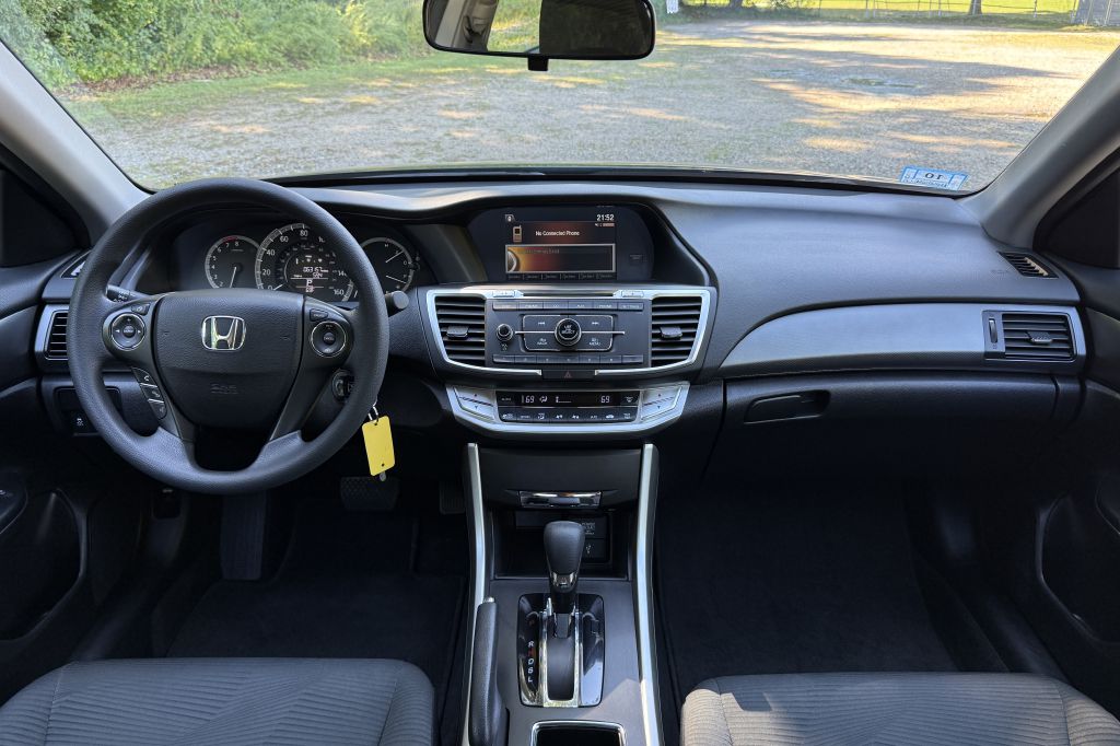Photo 11 of this HONDA ACCORD
