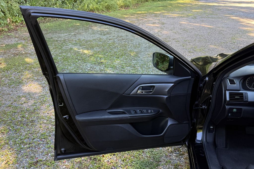 Photo 20 of this HONDA ACCORD