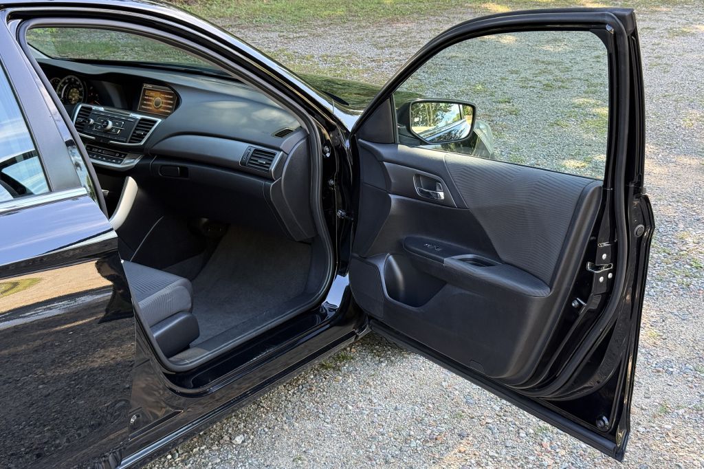 Photo 24 of this HONDA ACCORD