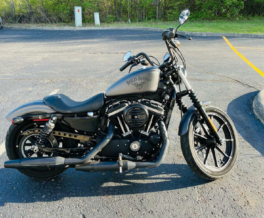 Photo 6 of this HARLEY-DAVIDSON IRON 883