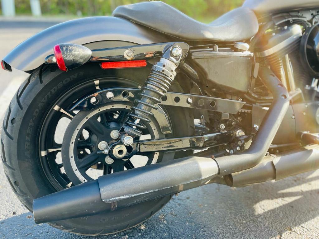 Photo 8 of this HARLEY-DAVIDSON IRON 883