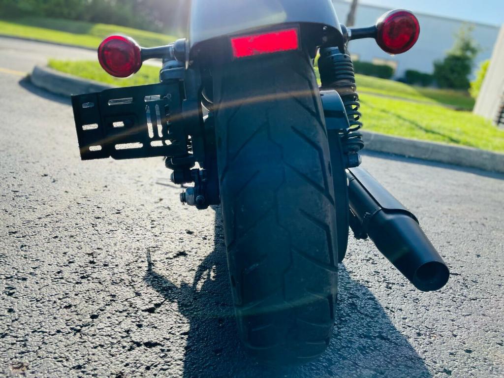 Photo 10 of this HARLEY-DAVIDSON IRON 883