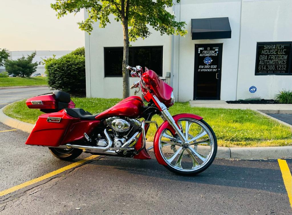 Photo 2 of this HARLEY-DAVIDSON STREET GLIDE