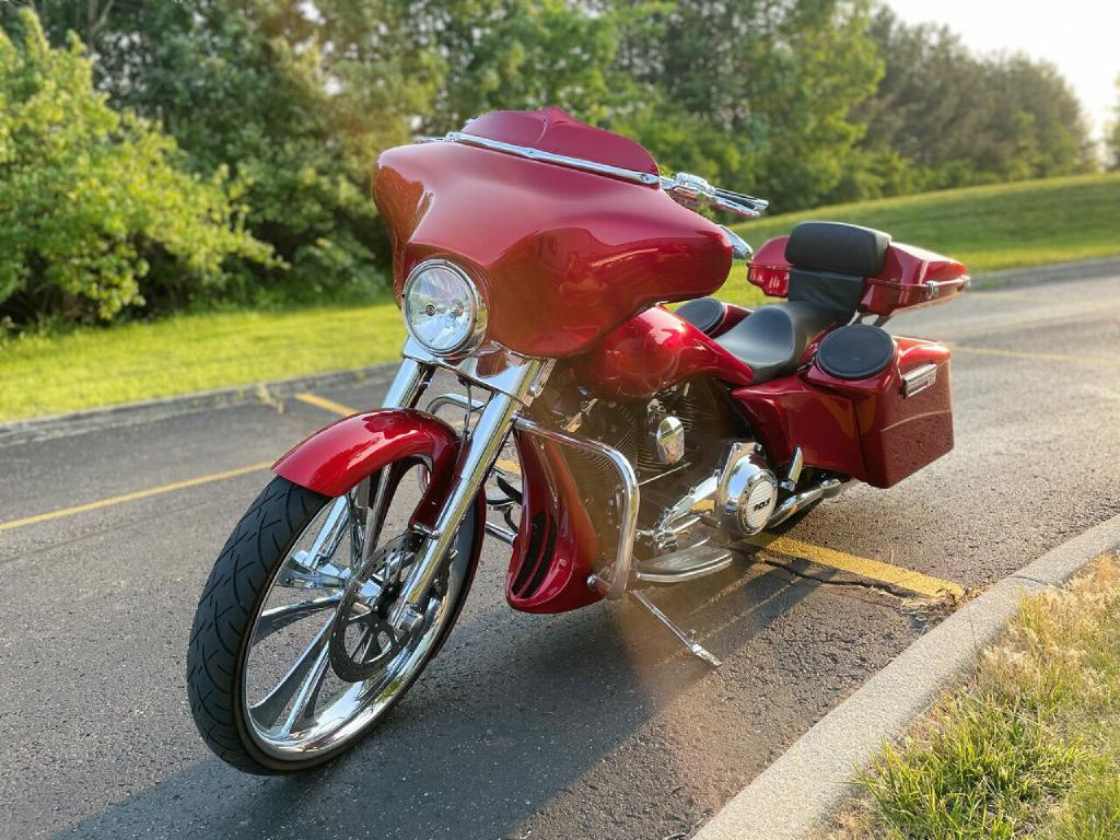 Photo 4 of this HARLEY-DAVIDSON STREET GLIDE